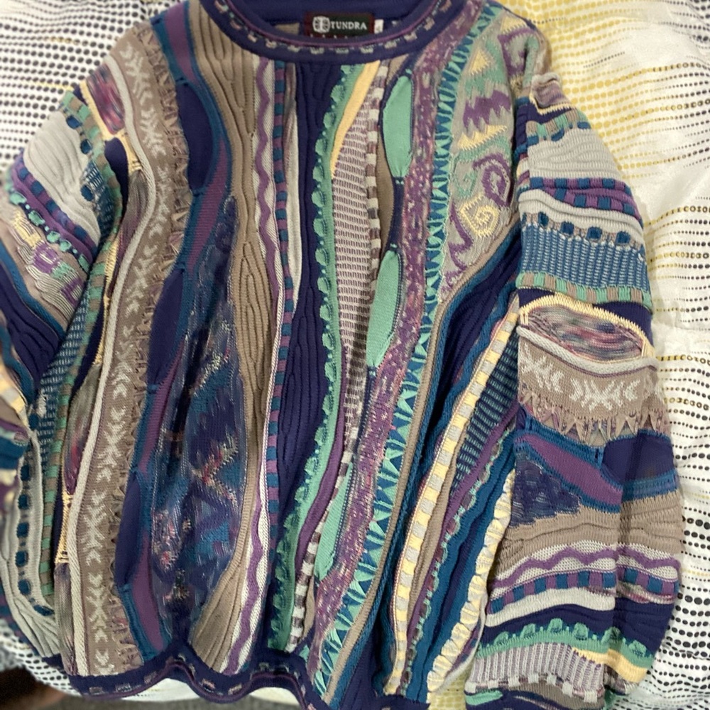 I have a coogi like sweater by TUNDRA